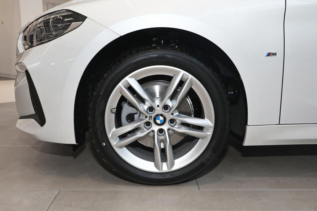 宝马2020款120im运动套装测评,宝马2021款120im运动曜夜版