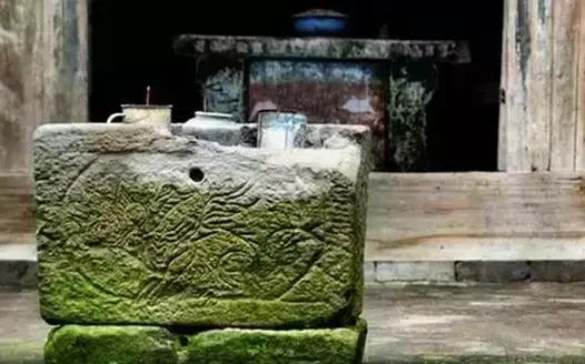 这个村庄一千年前建了个生态下水道，至今旱涝不惧