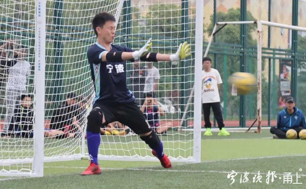 浙江宁波足球队夺冠,宁波足球小伙夺冠