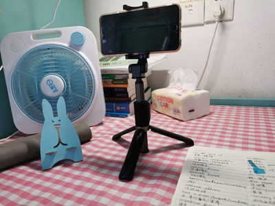 华为三脚架自拍杆af15怎么用,华为有线自拍杆的使用方法及操作