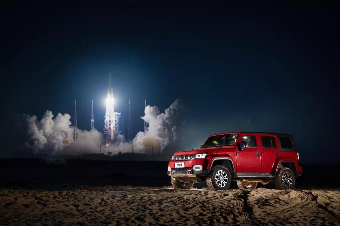 破圈成功助飞“胖五”，《战狼2》中最出色的车，原来是它