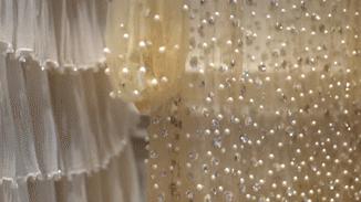 昆凌唐嫣谁漂亮,昆凌婚纱和baby婚纱