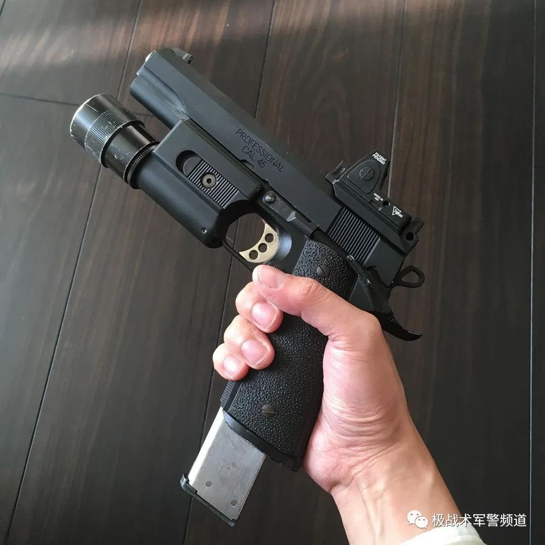 中国百年m1911手枪,m1911手枪二战传奇历史