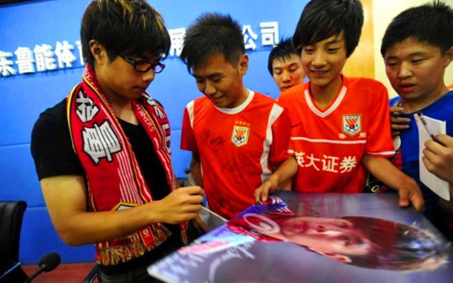 33岁中国足球队长,国足33岁老将