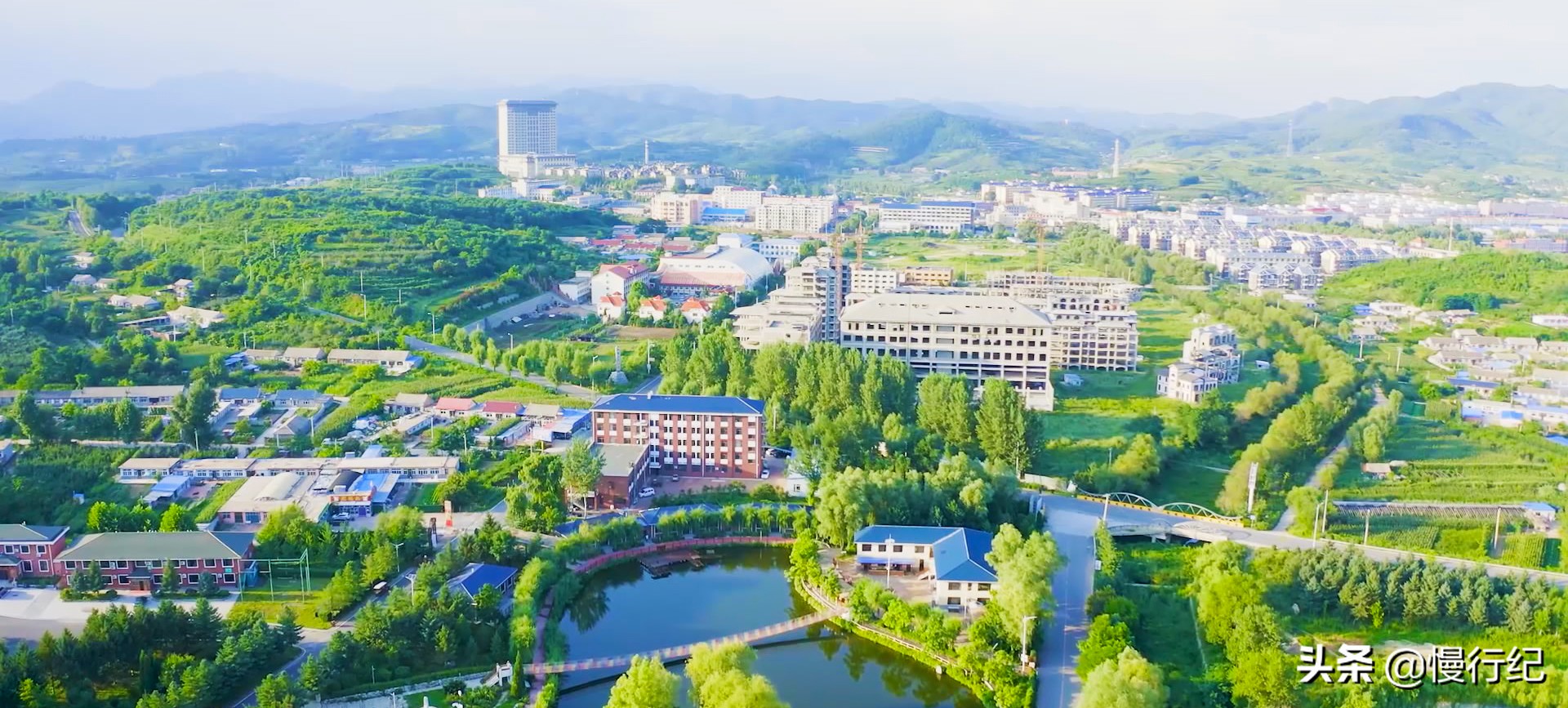 一眼温泉成就了方圆几十里的度假区，这里的悠闲生活，真的带劲