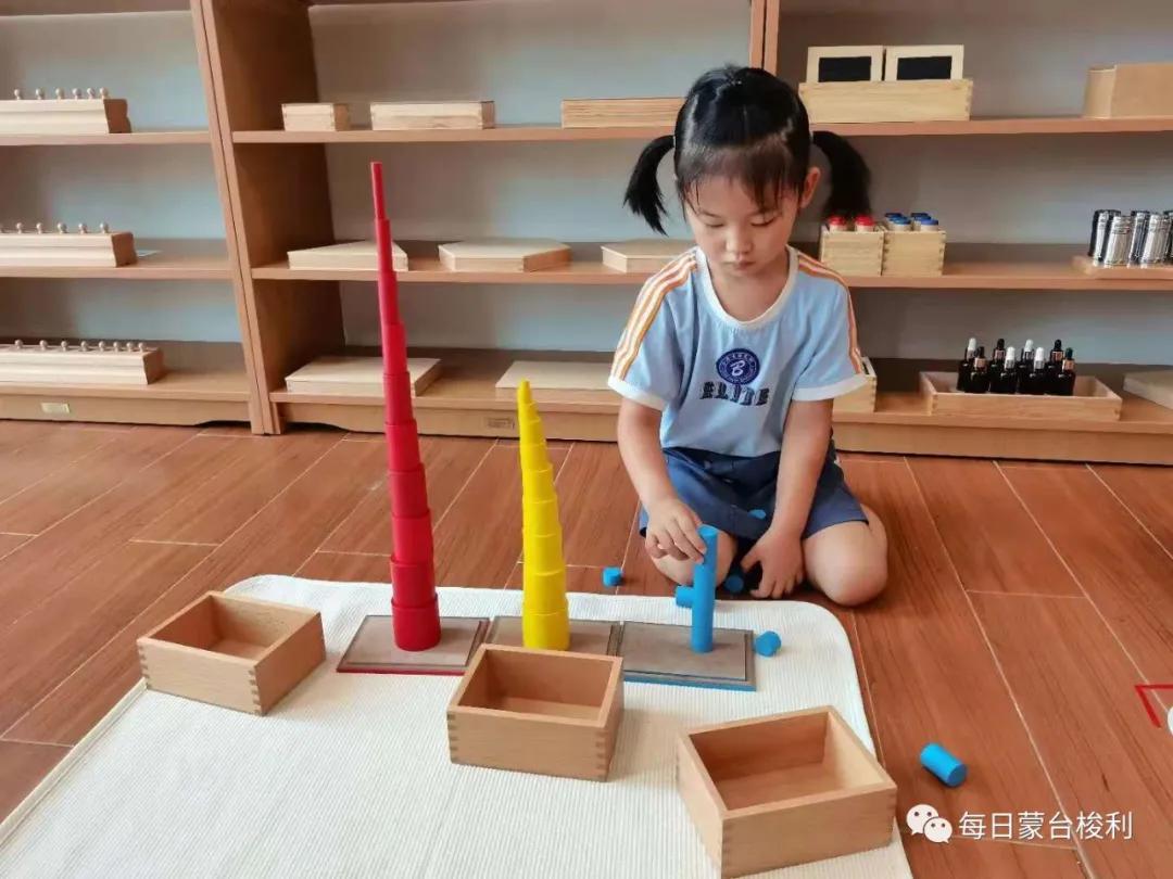 蒙台梭利怎么和儿童沟通,蒙特梭利对孩子犯错怎么批评