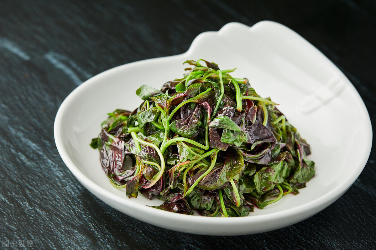 衣服染上菜叶色怎么洗掉,衣服上的苋菜汁怎么去除