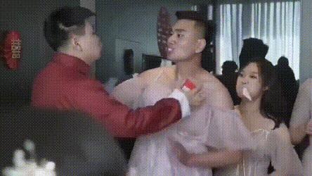 大腿上为什么绑黑带,女孩子大腿上绑黑带啥意思