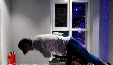 侧腰山羊挺身正确训练方法,山羊挺身练背替代动作