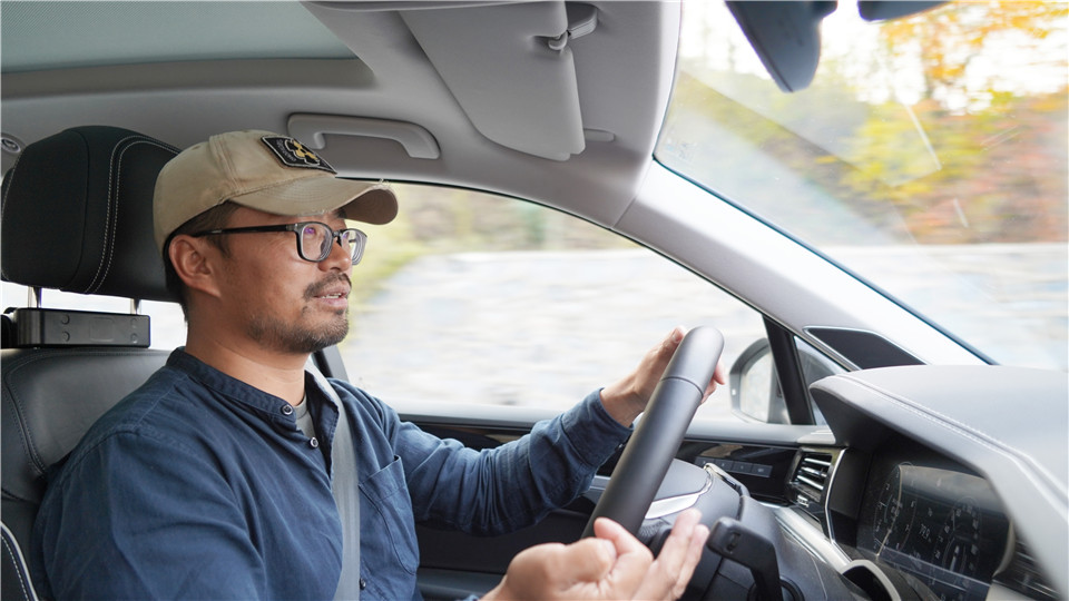 全新一代途锐对比全新一代宝马,全新大众途锐