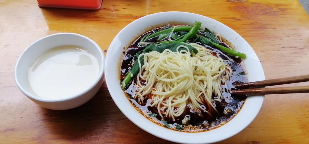 重庆当地人吃的苍蝇小馆,老重庆苍蝇馆