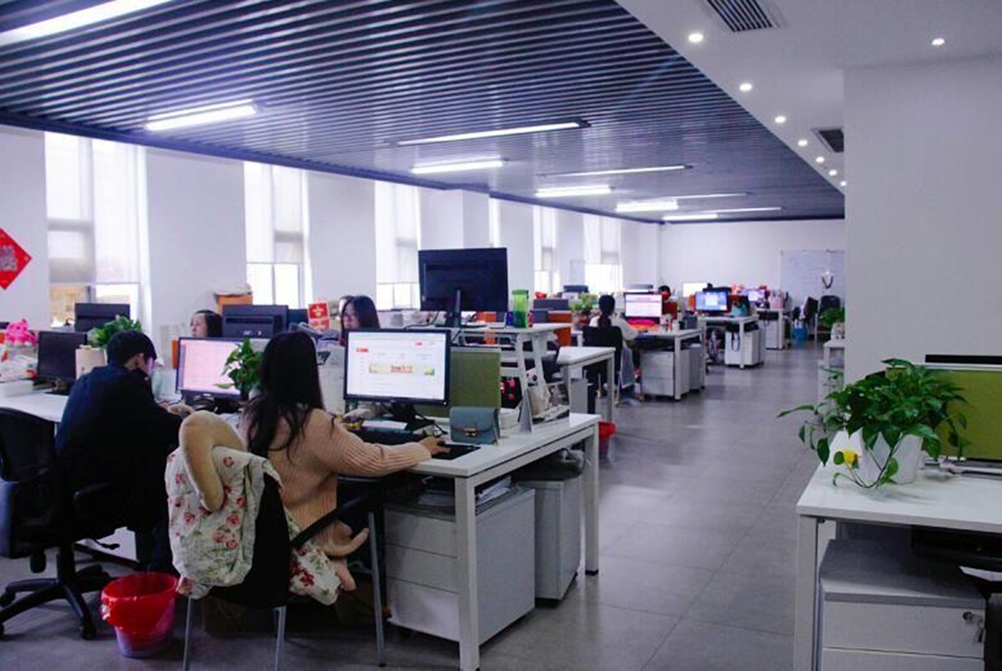 大专生毕业后的出路在哪里,大学生毕业后的工作去向有哪些