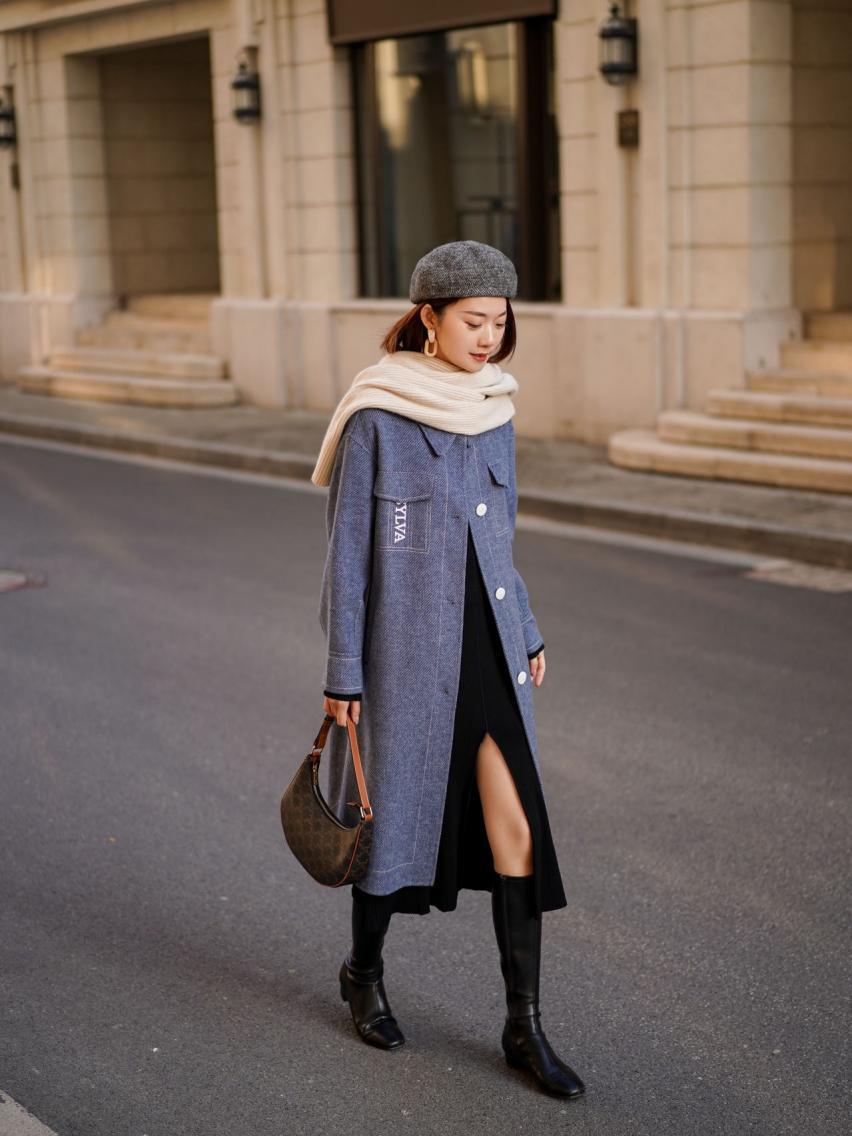 “大衣+裙子”，冬天这么穿，美得优雅又大方