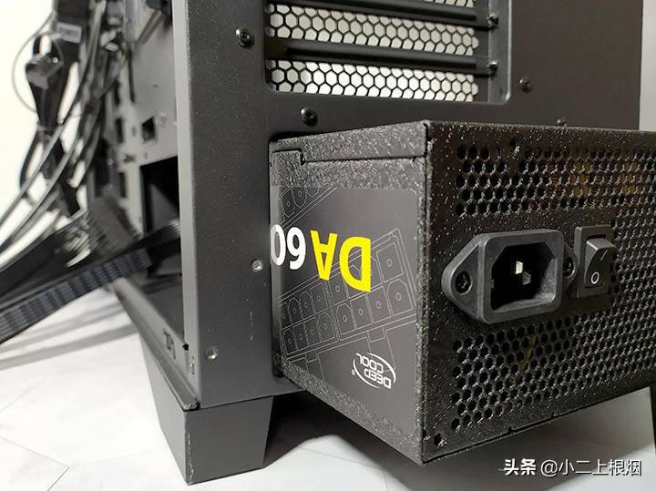 搞机日记:全模组全日系电容,用它作电脑的心脏,妥