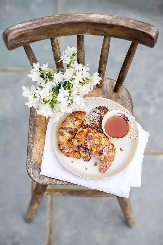 不会面点怎么开面包店,教你做香甜暄软的羊角面包