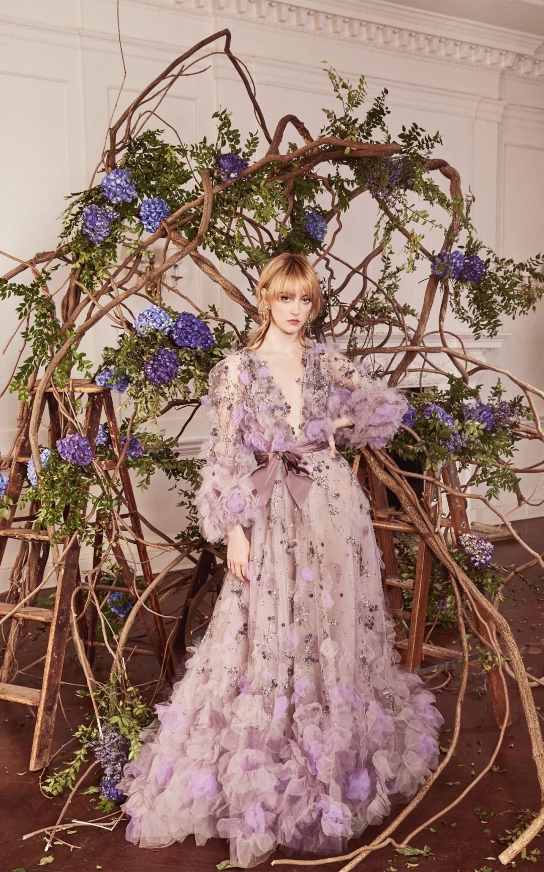 女王节，Prada鲜花让时尚破格融入日常