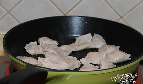 厨师长教大家来做麻辣豆腐鱼，做法简单，年夜饭必备的一道美食！