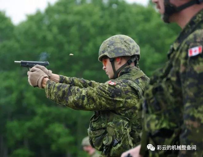 勃朗宁1953手枪 (勃朗宁大威力手枪vs勃朗宁m1900)