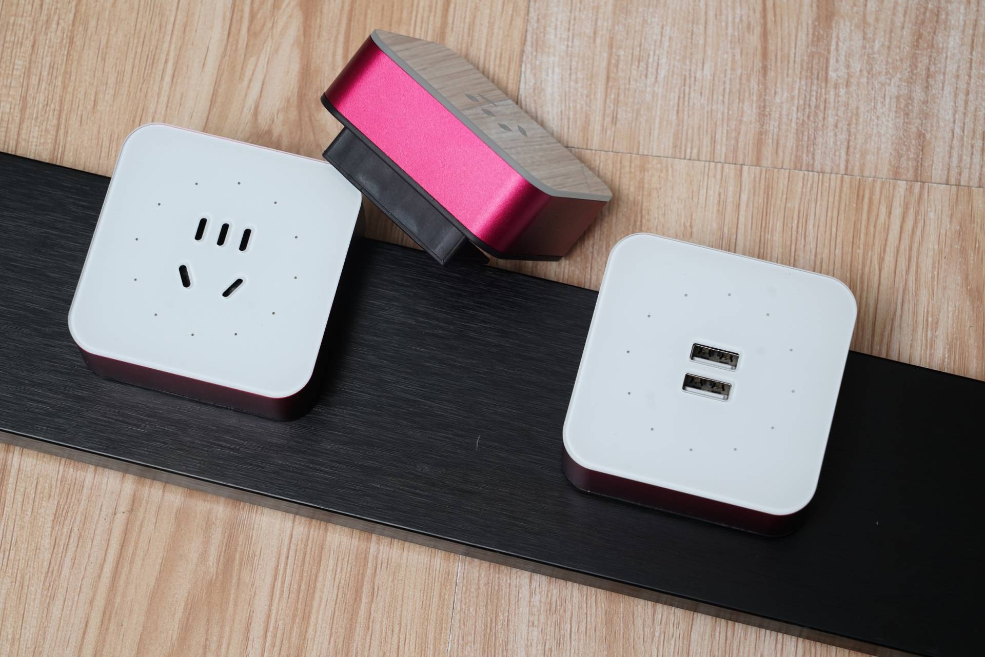 扩展式插座和轨道插座哪个好,嵌入式轨道插座和普通轨道插座