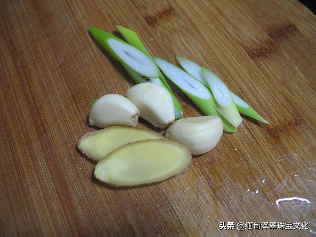 翡翠颜色的细节分类详解,翡翠帝王绿玉髓图片大全