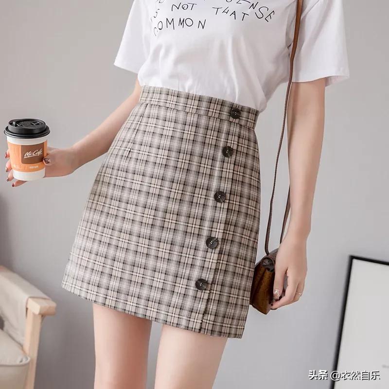 服装新款减龄显瘦短裙,服装女装时尚气质小个子短裙