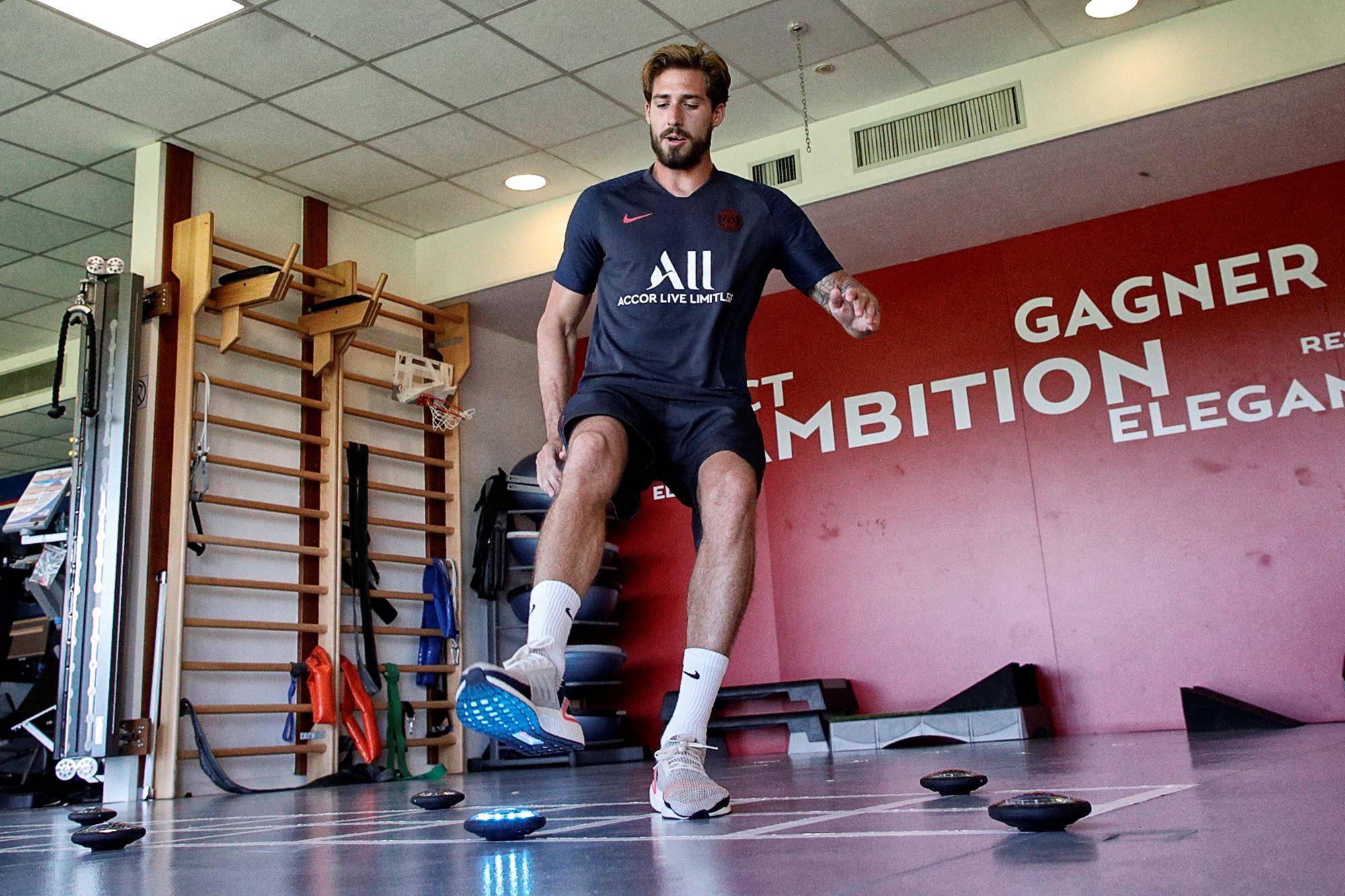 大巴黎下赛季最新阵容,吹响集合哨大家来报到