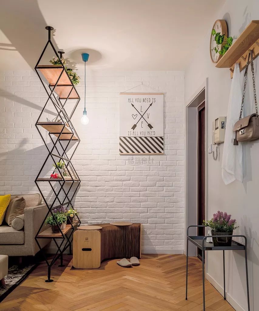 入户门正对卫生间门挂珠帘有用吗,入户门正对卫生间门怎么挂葫芦