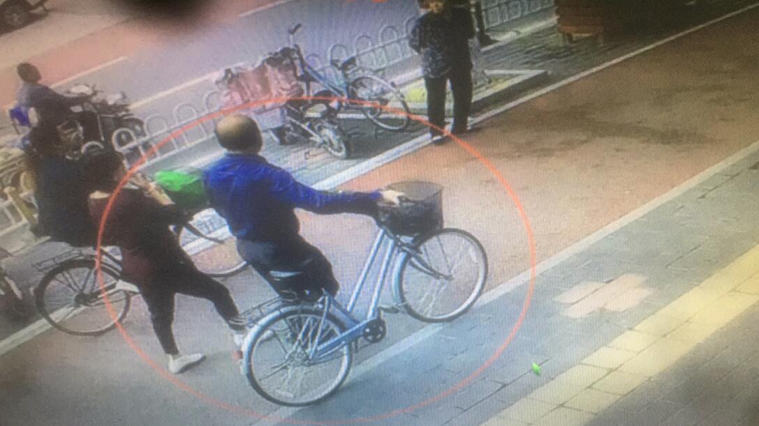 捡金戒指被骗案例,捡到金戒指被骗案例