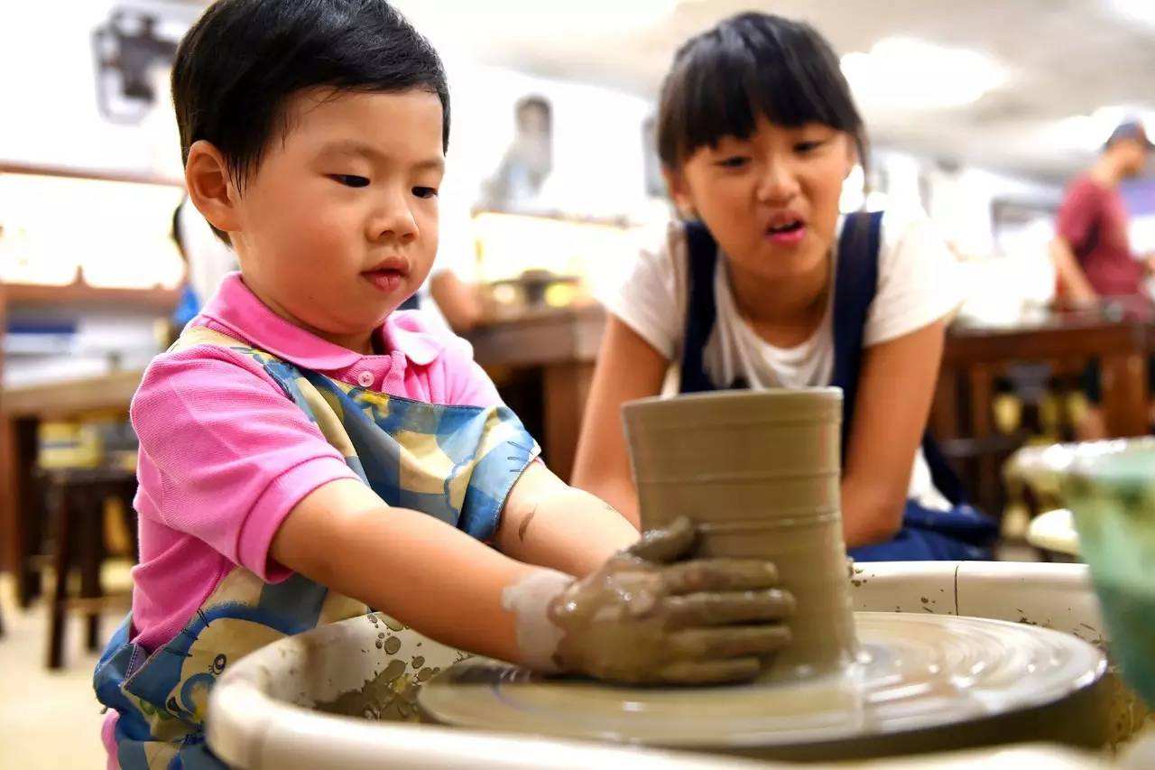 带孩子去做陶艺对孩子有什么帮助,陶艺可以培养孩子哪些能力