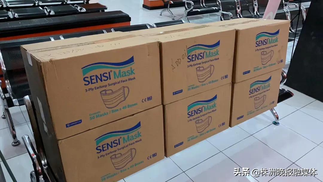 我不是“罩”王？从游客到“百万口罩采购员”，他的故事比电影精彩