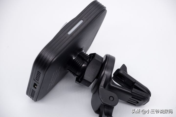 亿色车载磁吸无线充支架：磁吸+无线，轻松好出行