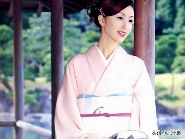 酒井法子恋情曝光,49岁酒井法子近照曝光