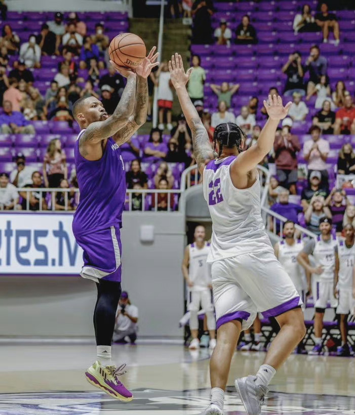 利拉德8新配色发布,利拉德8代适合扁平足吗