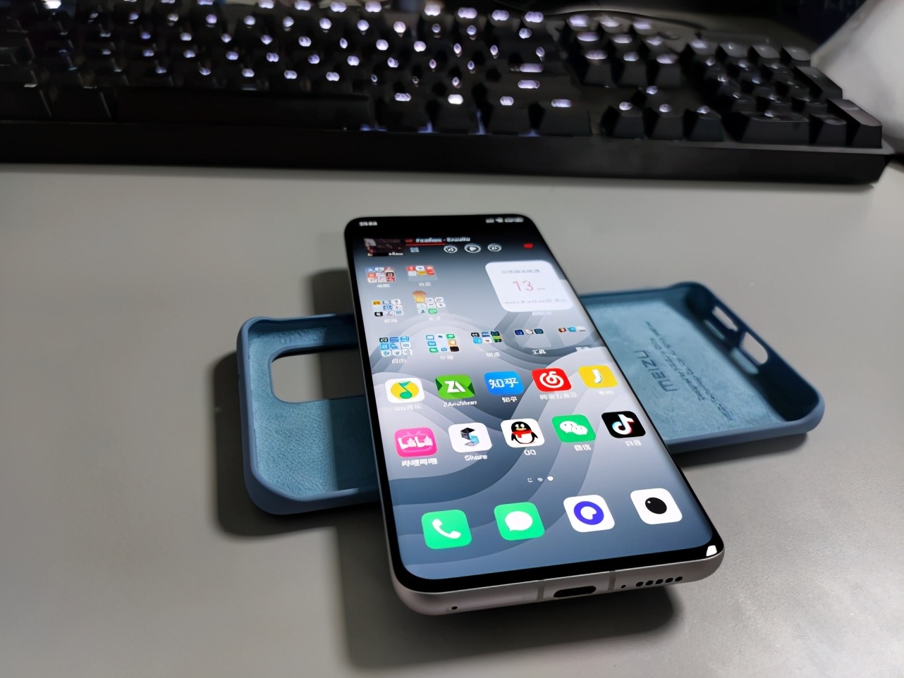 魅族18手机膜优缺点,魅族18用了一个月真实感受