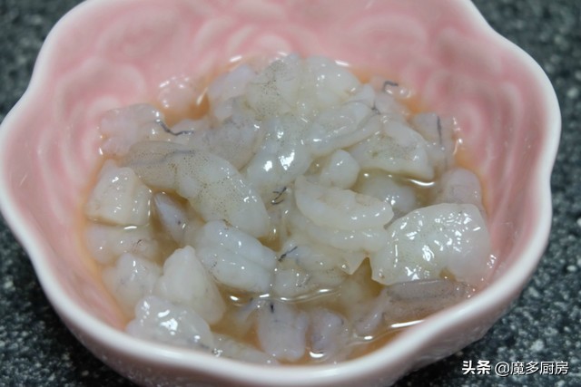 饺子什么馅最好吃现在这个季节,西红柿饺子馅这样调比肉饺子都香