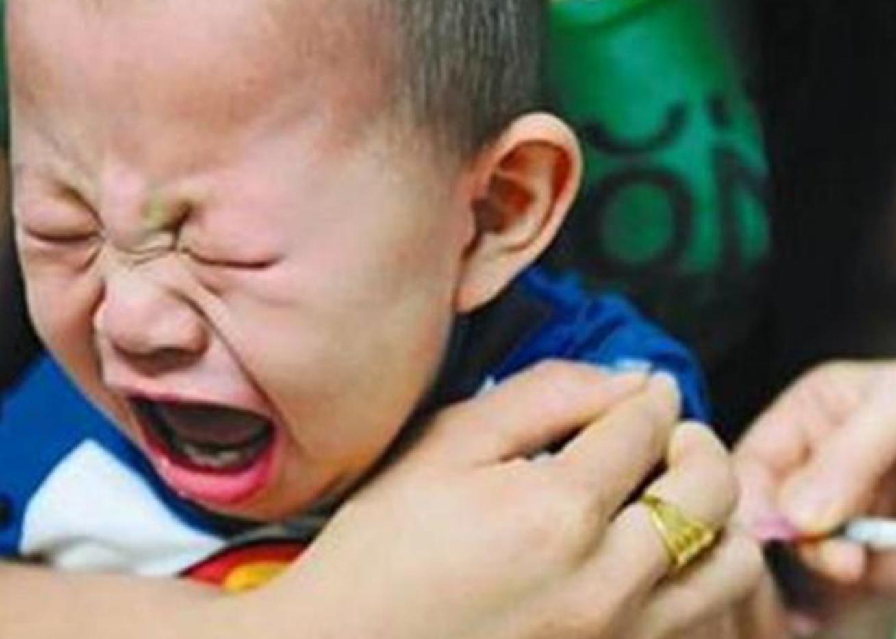 小男孩打针高情商回复,小男孩打针自我鼓励