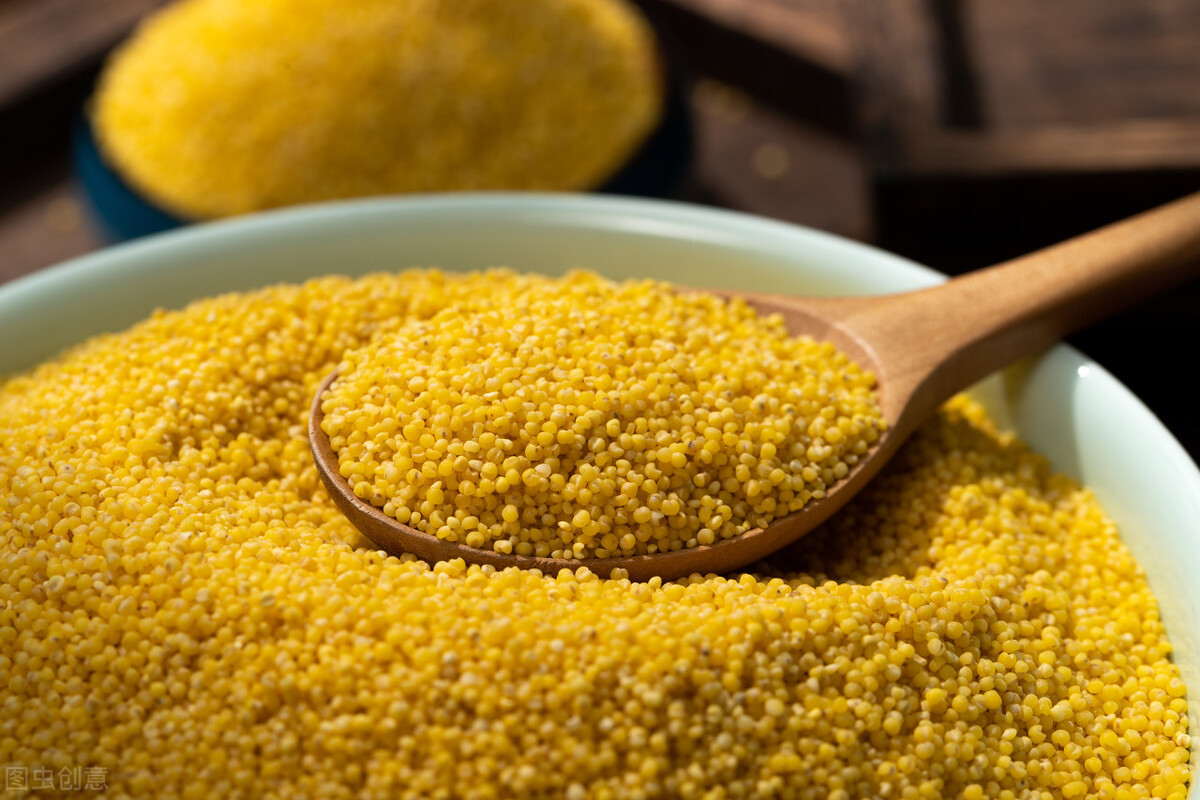 女生做了近视手术应该吃些什么,儿童近视一千五百度可以做手术吗