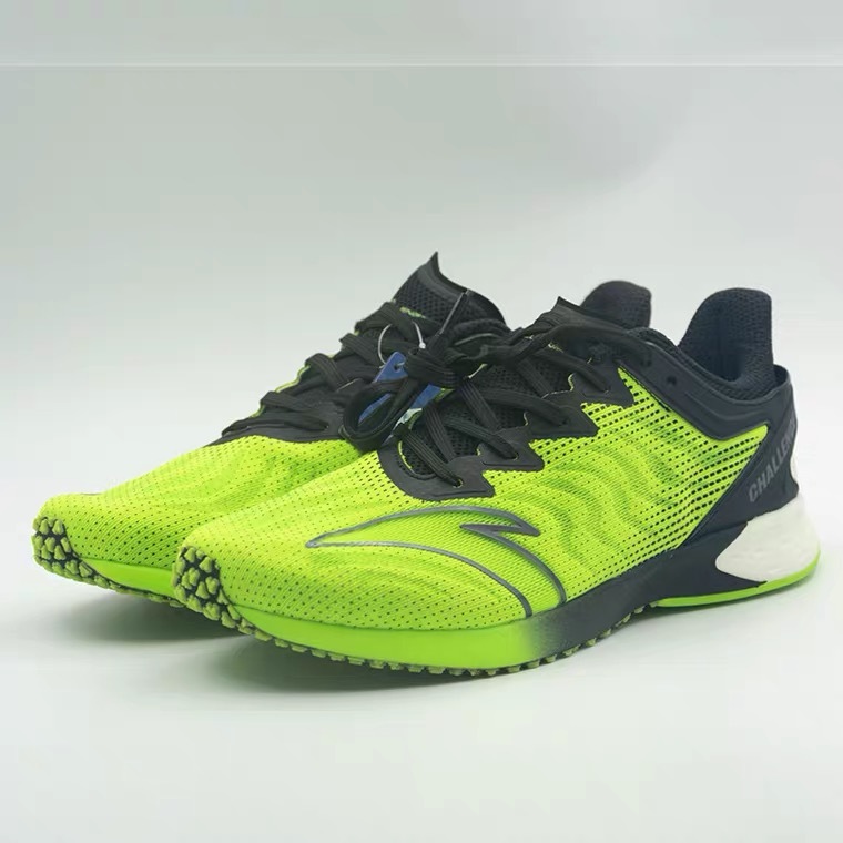 安踏颁奖服国旗版,安踏星标系列奥运领奖鞋