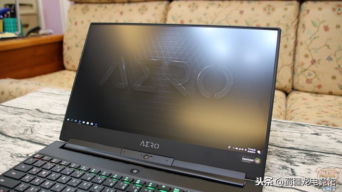 技嘉aero15xv8详细评测,技嘉游戏本aorus15x