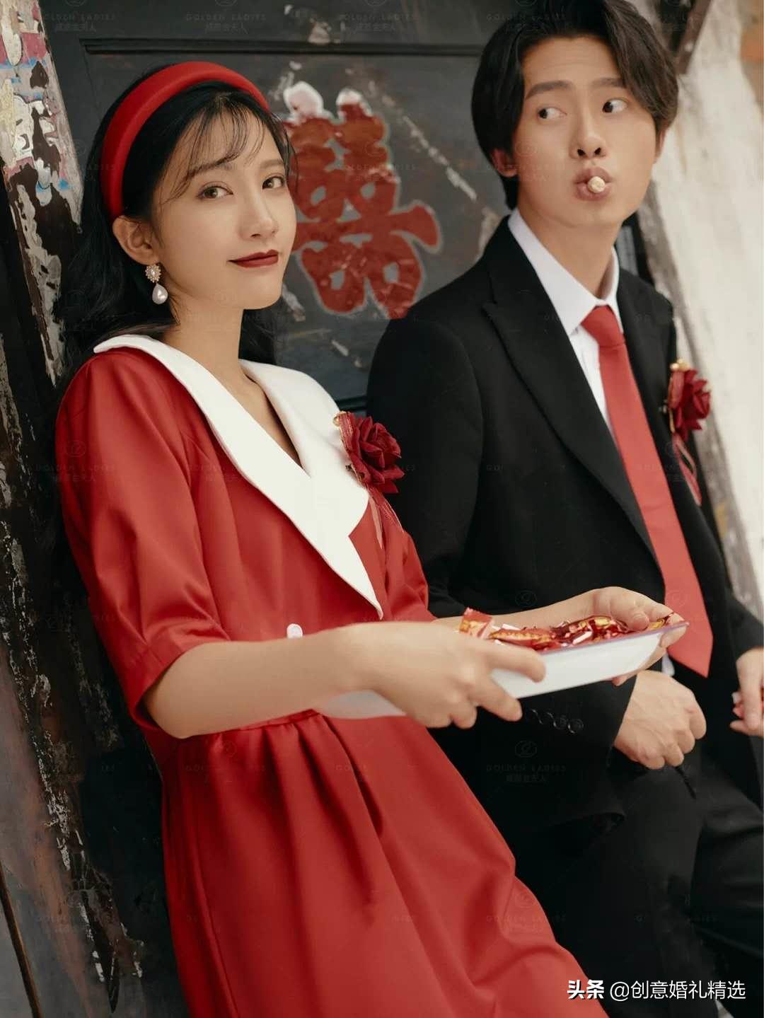 室内婚纱照的风格推荐自己在家拍,拍一套父母年代的婚纱照抖音