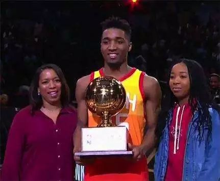 米切尔要求阿迪达斯出签名鞋,阿迪达斯米切尔最新款篮球鞋