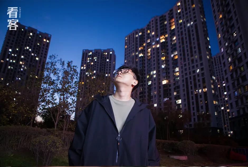 我在静止的东北小卖铺，淘到了属于成年人的玩具总动员