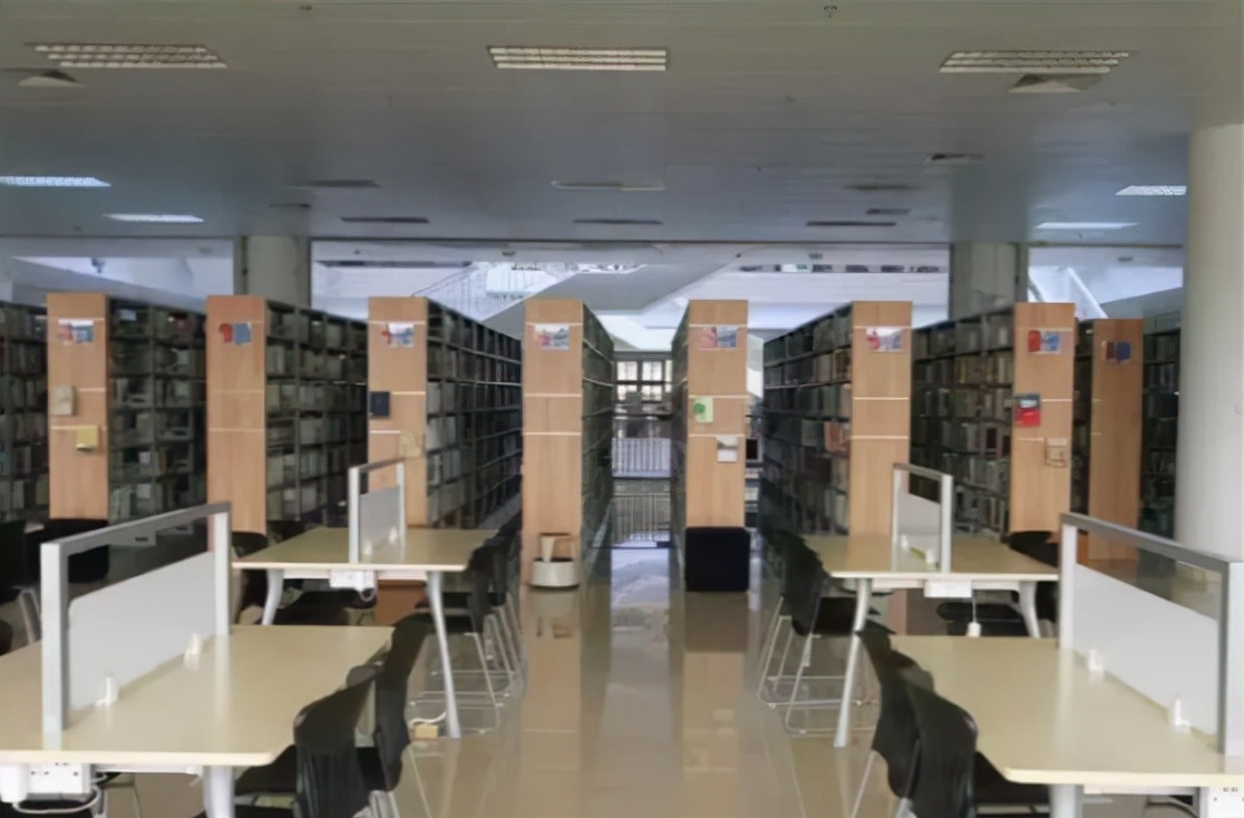 广东岭南职业技术学院上本科的人,广东岭南职业学院读成人大专好吗