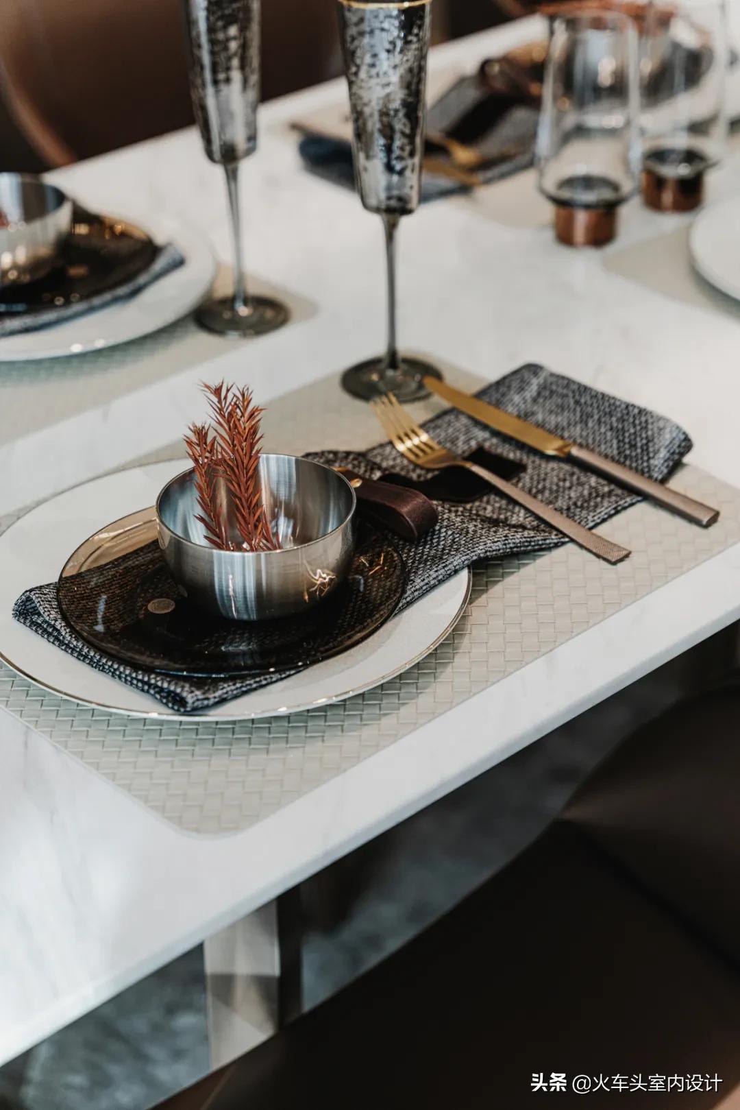 现代意式风情赋予空间奢华的灵魂,元禾大千成都艺术品有限公司招牌