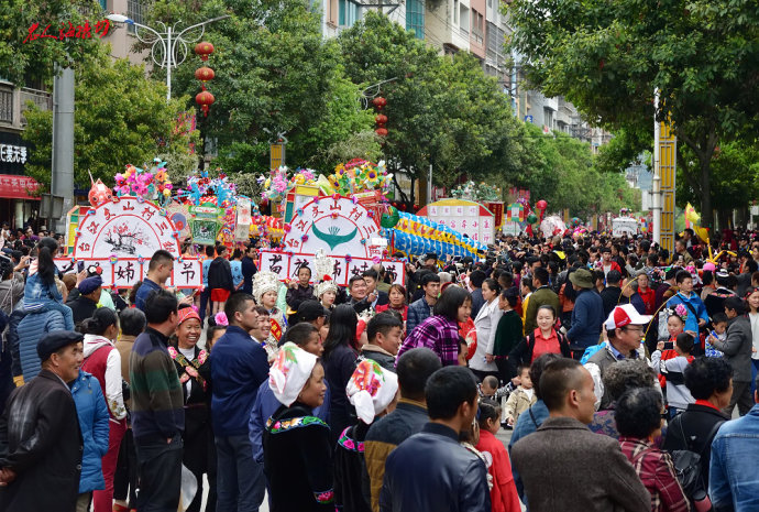 台江苗族姊妹节巡游,台江苗族姊妹节苗族服装