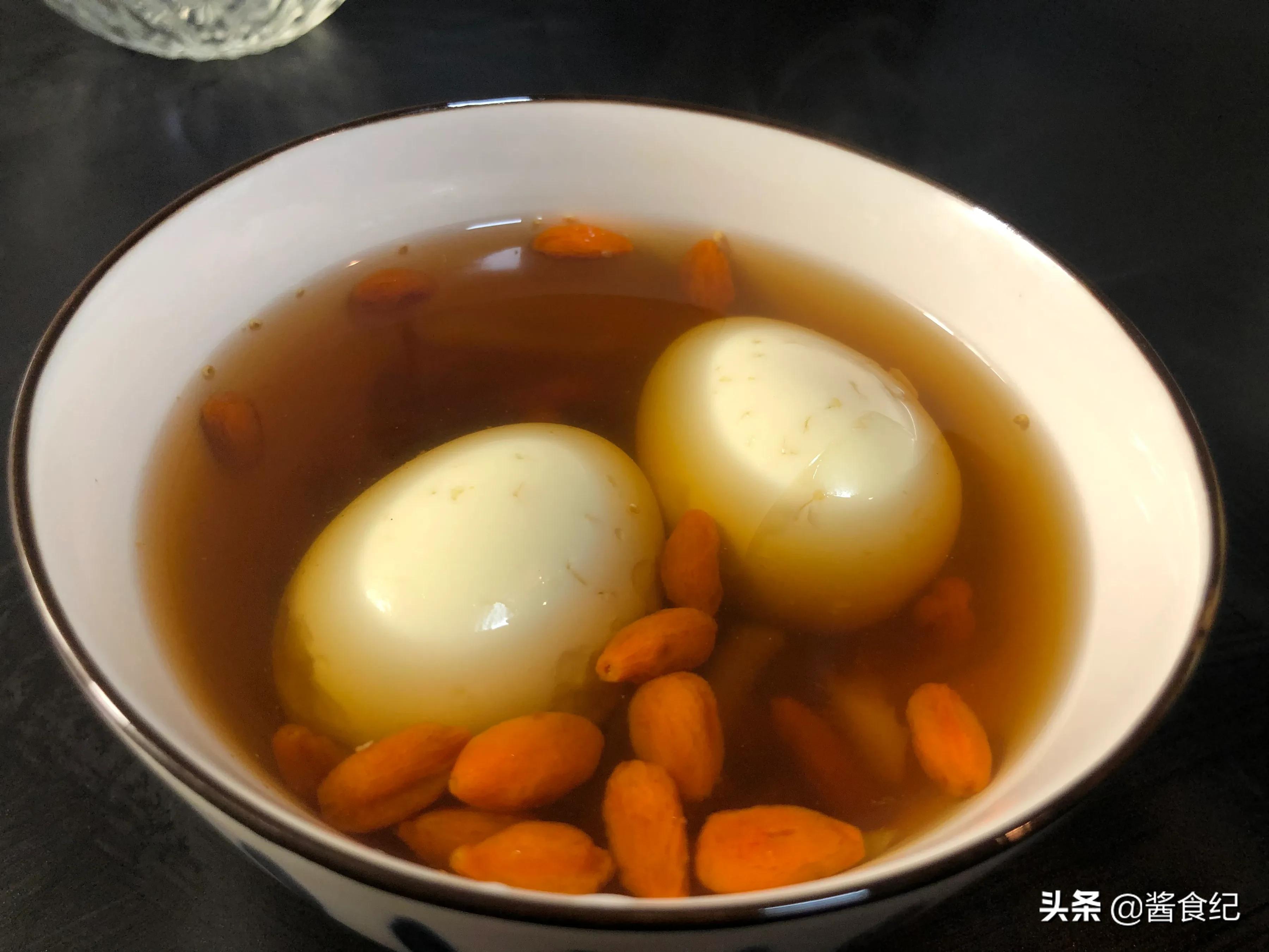 鸡蛋核桃枸杞一起吃有什么好处,枸杞加鸡蛋生姜对男人有什么好处