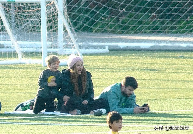 巴萨球员和巴塞罗那接吻,巴萨球员接吻视频