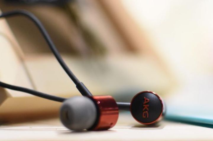 akg经典型号,akgk374耳塞