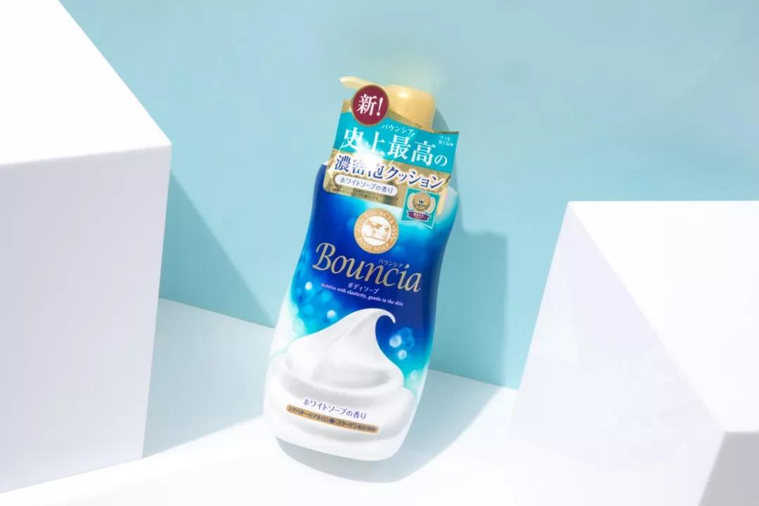 日本COW“泡泡机”沐浴液，起泡绵密好比“鲜奶油”！自带体香！