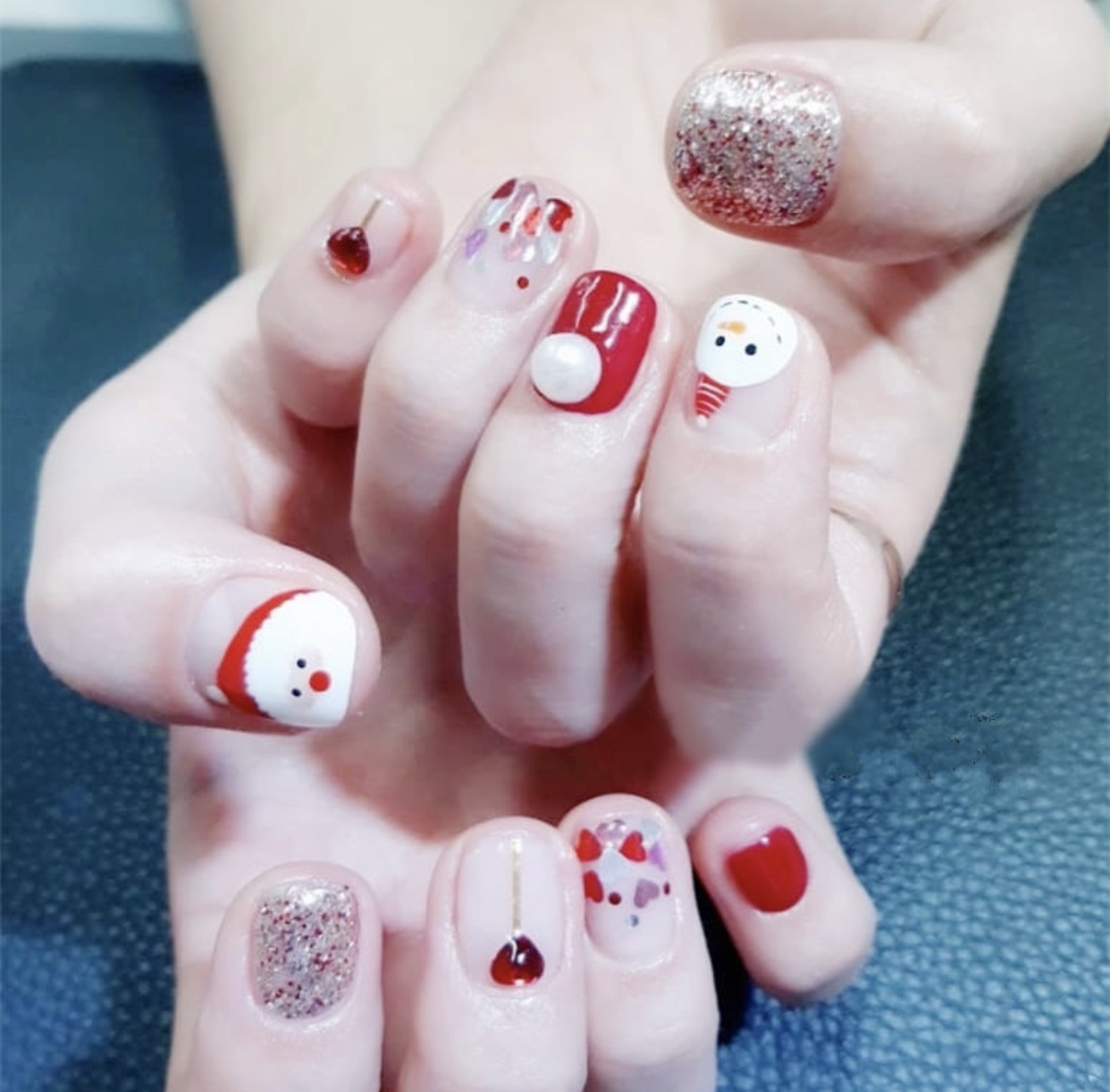 仙气女神范的红色亮片美甲，给你的“红指甲”加点仙气吧！